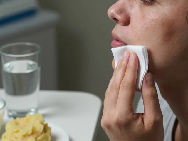 Co dělat po zavedení zubního implantátu? Praktický průvodce pro rychlé hojení